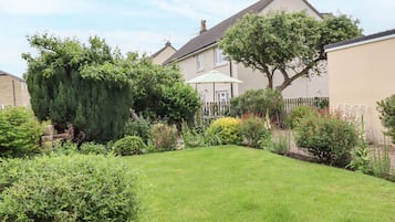 Cottage | Property grounds