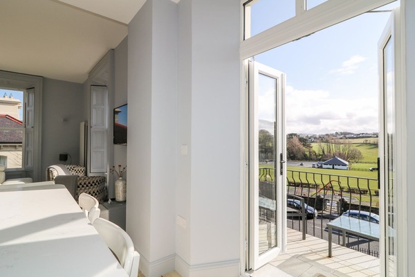 Cottage | Balcony