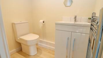 Cottage | Bathroom | Shower