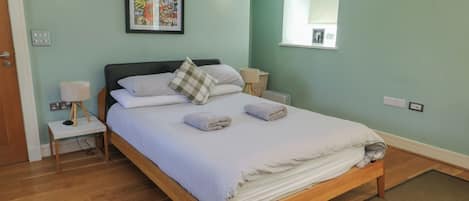 6 bedrooms, WiFi (free), individually decorated, individually furnished
