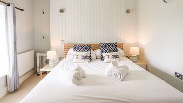 Cottage | 6 bedrooms, free WiFi, individually decorated, individually furnished