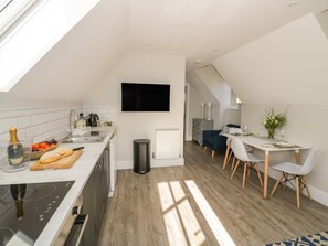 Stuga | Eget kök | Kylskåp, mikrovågsugn, diskmaskin och vattenkokare