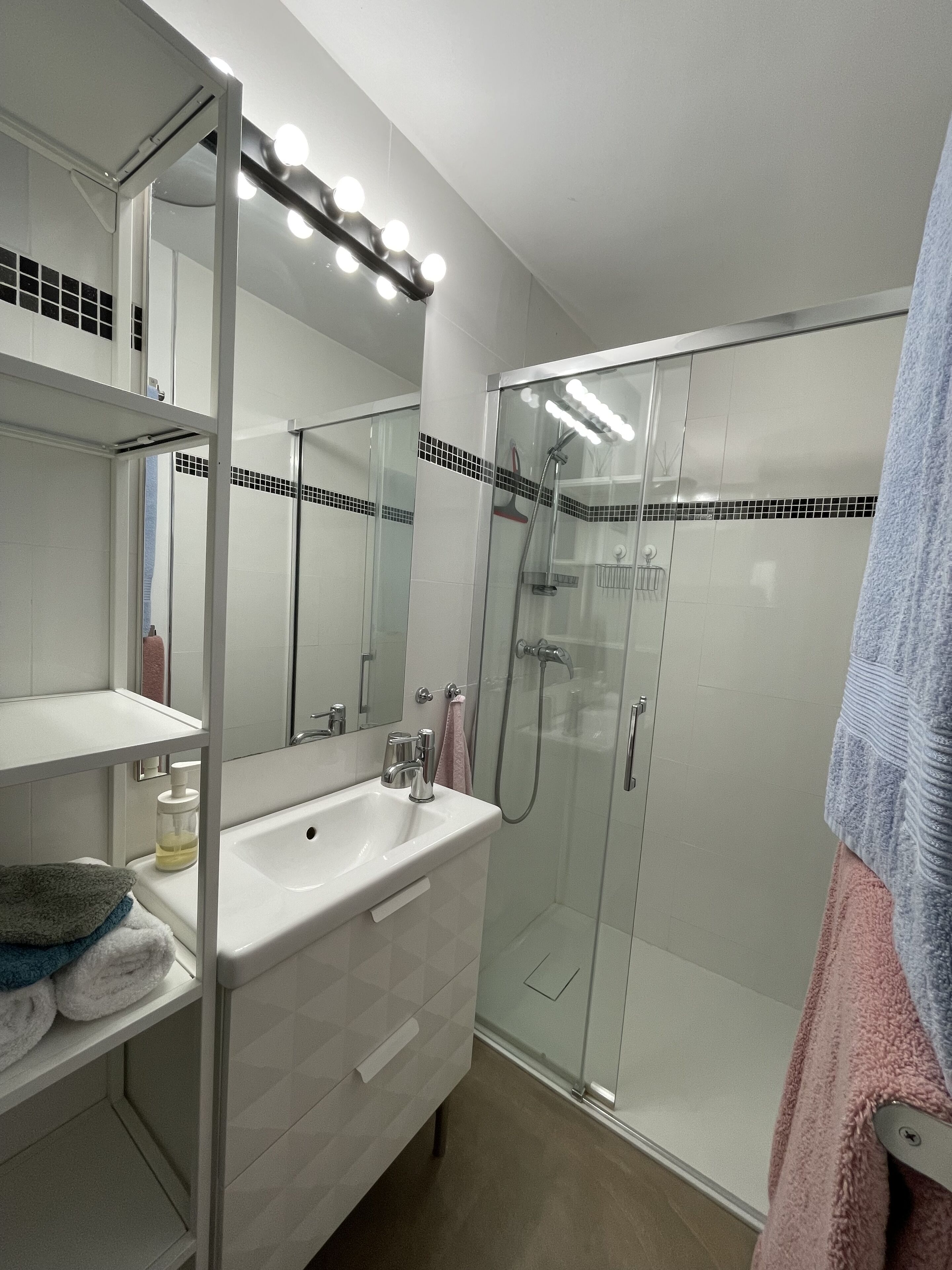 Salle de bain de la chambre 1
Douche 