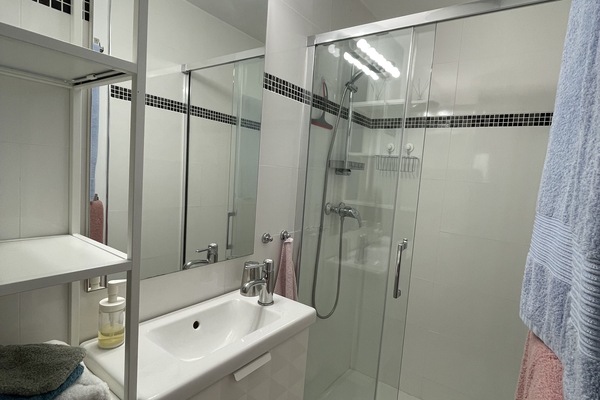 Salle de bain de la chambre 1
Douche