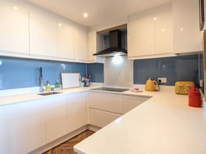 Cottage | Interior - Coastguards View (Herne Bay)