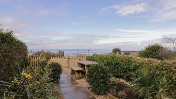 Cottage | Property grounds