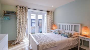 Mökki | 4 makuuhuonetta, yksilöllisesti sisustettu, yksilöllisesti kalustettu