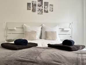 2 bedrooms, desk, iron/ironing board, travel cot