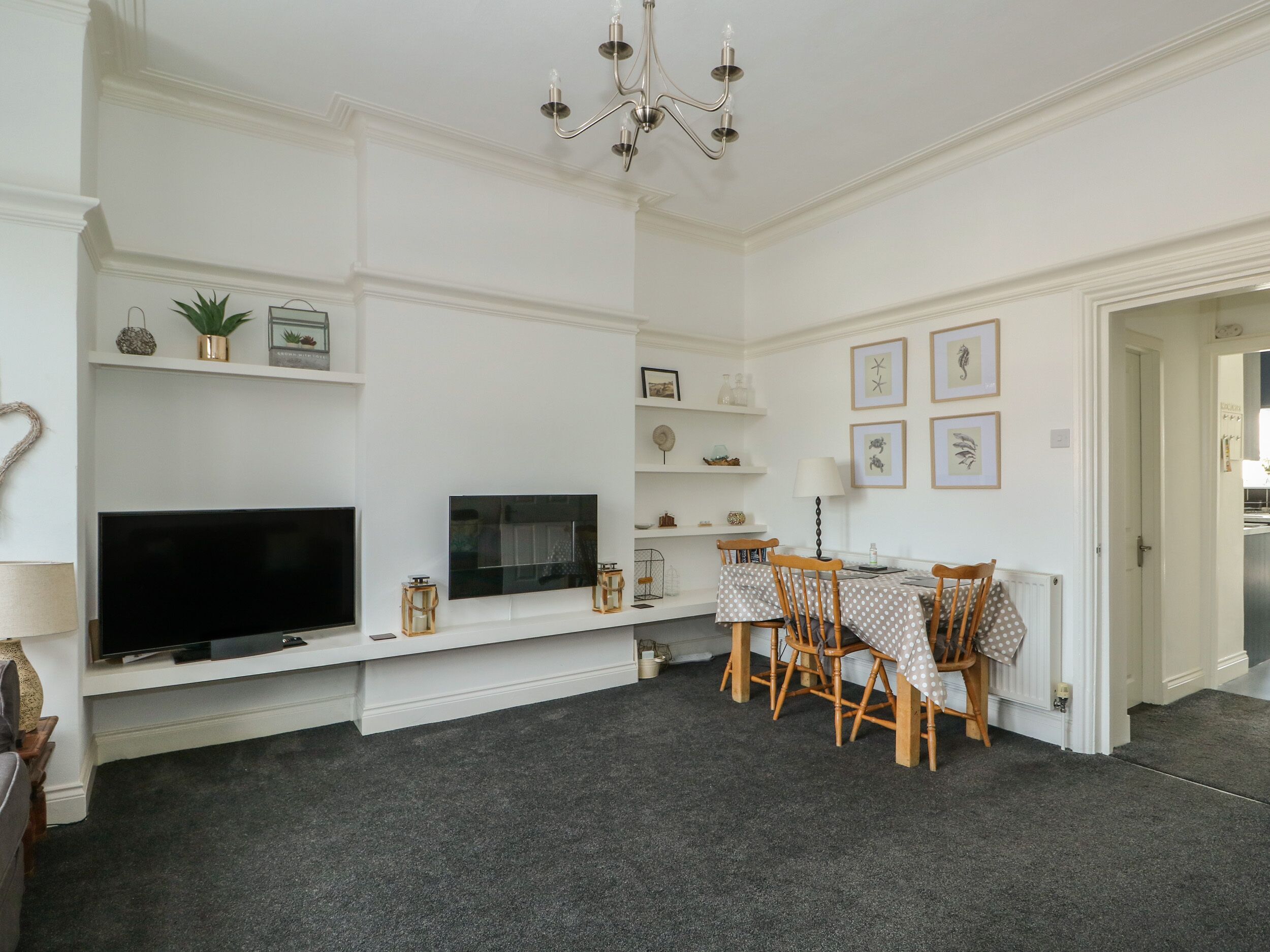 Cottage | Interior