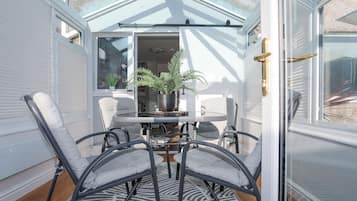 Cottage | Outdoor dining