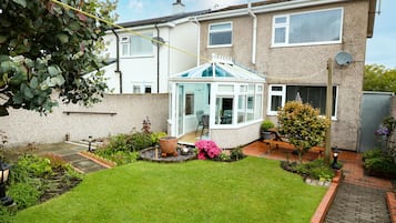 Cottage | Property grounds