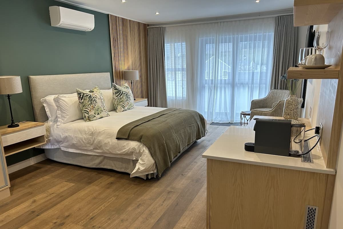 Luxury-Zimmer, 1 King-Bett, Nichtraucher, Bergblick | Hochwertige Bettwaren, Tempur-Pedic-Betten, Zimmersafe