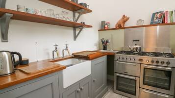 村舍 | 私人厨房 | 冰箱、电热水壶、厨具/餐具