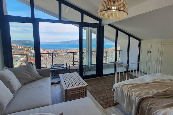 Deluxe-studiolejlighed - søudsigt | Egyptiske bomuldslagner, premium-sengetøj, gratis Wi-Fi