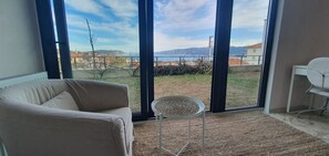 Romantic Room, Lake View, Garden Area | Terrace/patio - Fİ SALDA (Yesilova)