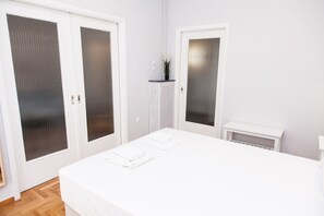 Comfort Apartment | 2 bedrooms, iron/ironing board, free WiFi - Modern beauty in central area (Athens)