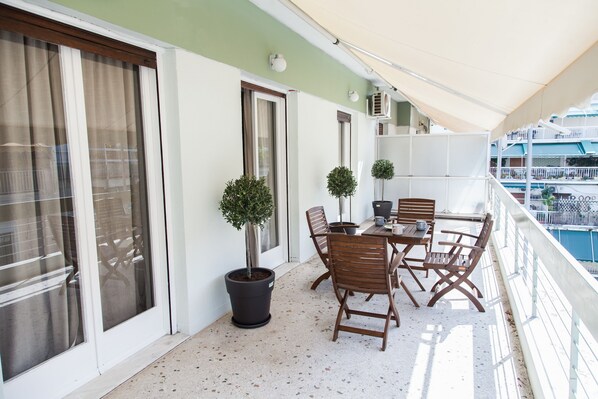 Comfort Apartment | Terrace/patio - Modern beauty in central area (Athens)
