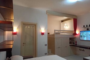 1 camera, una scrivania, Wi-Fi gratuito, lenzuola