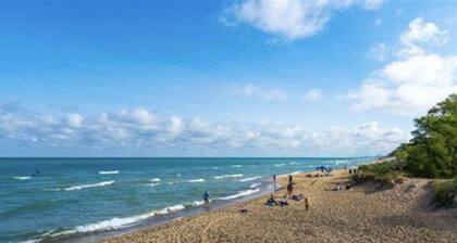 INDIANA DUNES/LAKE MICHIGAN/DOWNTOWN CHESTERTON