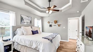 3 slaapkamers, een strijkplank/strijkijzer, wifi, beddengoed