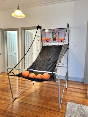 Spielezimmer