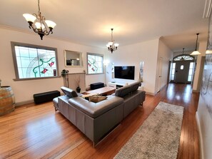 Smart TV, DVD player, books