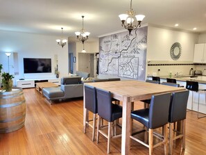 Dining - Westend House Healesville - Big & Cosy house 10 mins walk to town (Healesville)