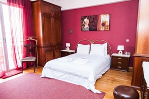 2 bedrooms, iron/ironing board, free WiFi, bed sheets - Elegant  Spacious Marousi Apt (Marousi)