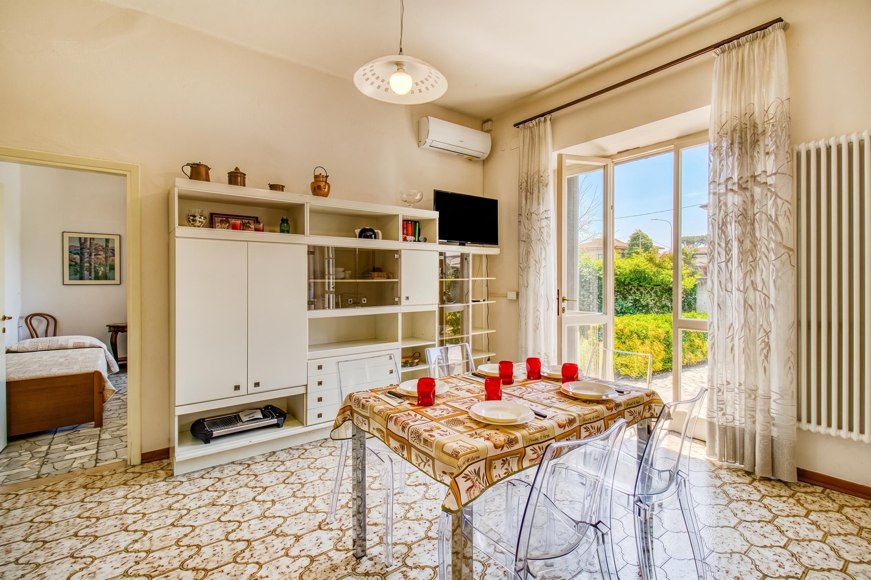 Casa familiare, camere multiple (Casa Lidia 900m From Sea) | Ristoranti