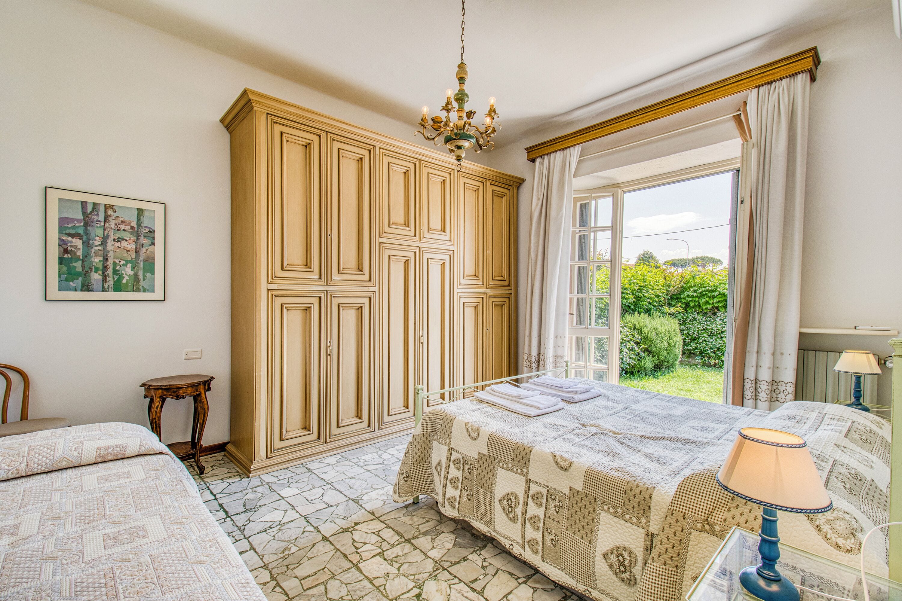 2 kamar tidur, Wi-Fi gratis, dan seprai linen