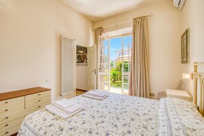 Family House, Multiple Bedrooms (Casa Lidia 900m From Sea) | 2 bedrooms, free WiFi, bed sheets - Casa Lidia 900m From Sea (Camaiore)