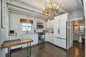 Microonde, lavastoviglie, macchina per tè/caffè, tostapane