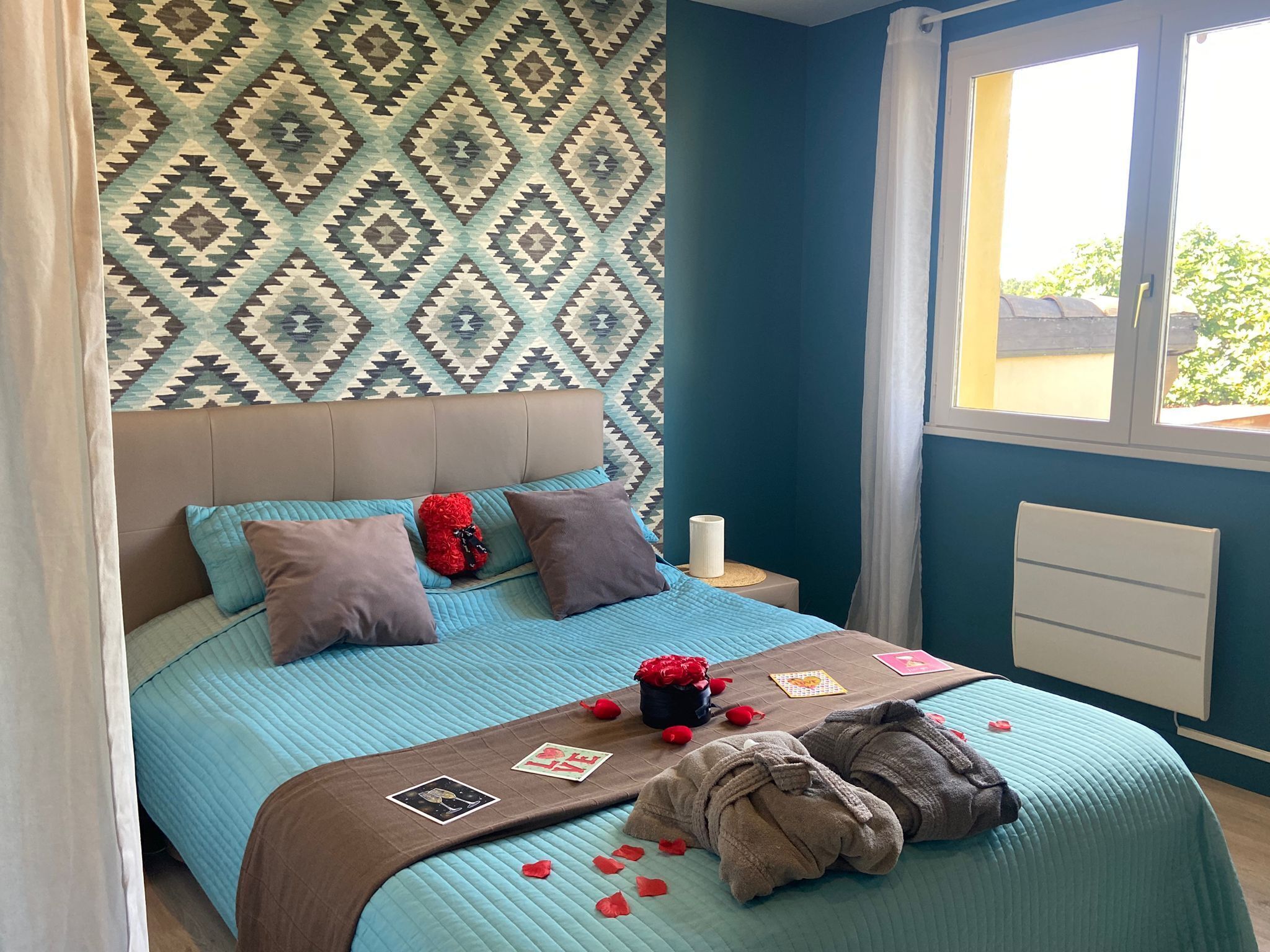 1 bedroom, in-room safe, iron/ironing board, free WiFi