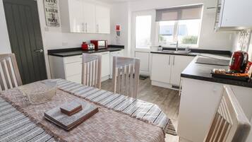 4 bedrooms, individually decorated, individually furnished, free WiFi