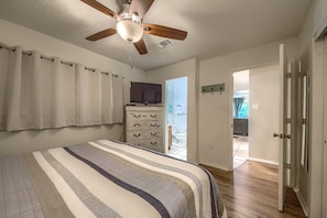 Condo, 2 Bedrooms | Interior