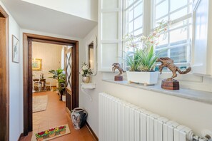 Interior - The Garden Along The Stream, romantic apartment with private garden inside the walls of Lucca (Lucca)