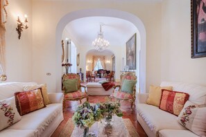 Interior - Rocca di Cetona, a Luxury Castle with Pool in Tuscany (Cetona)