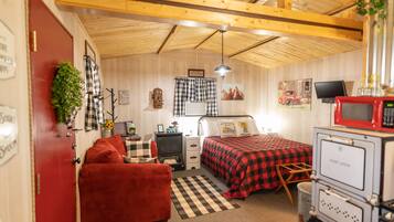 1 makuuhuone, silitysrauta/-lauta, vuodevaatteet