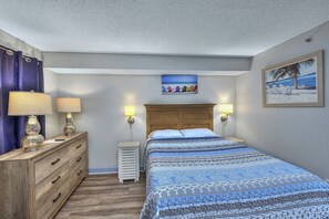 Deluxe Condo, 3 Bedrooms, Balcony, Ocean View (Mariner 624)