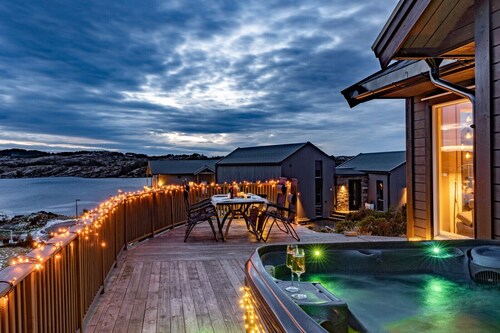 Luxurious cottage outside Bergen with Jacuzzi - Spa,  boat and kayak rental