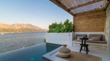 Outdoor pool, pool loungers
