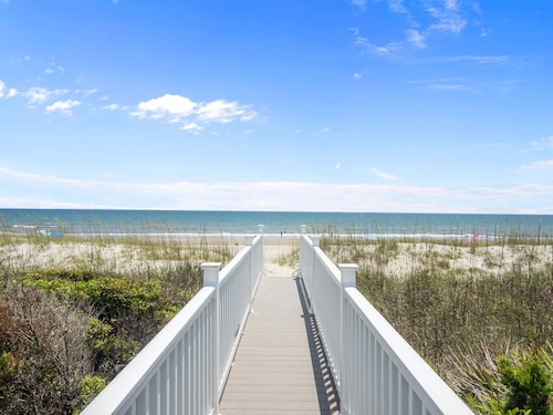 Crystal Coast Paradise: Oceanfront Home with Stunning Views, West, Emerald Isle!