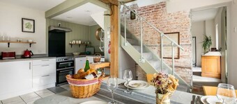 Idyllic 2- Bedroom barn with amazing views