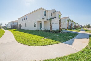 Exterior - Last Minute Disney Getaway! Private Pool, Hot Tub & Game Room. Book Now! #38300 (Orlando)