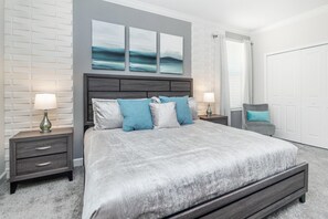 6 bedrooms, iron/ironing board, WiFi, bed sheets