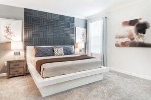 6 slaapkamers, een strijkplank/strijkijzer, wifi, beddengoed