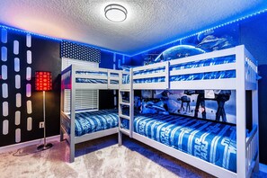 4 habitaciones, tabla de planchar con plancha, wifi y ropa de cama 