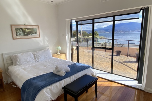 3 camere, una scrivania, ferro/asse da stiro, Wi-Fi gratuito