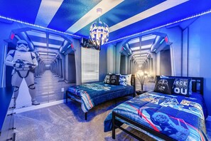 10 bedrooms, iron/ironing board, WiFi, bed sheets - Last Minute Disney! Private Pool, Hot Tub, Game Room & Themed Bedrooms. Book Now! #52943 (Orlando)