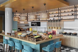 Colazione a buffet a pagamento, servita tutte le mattine 
